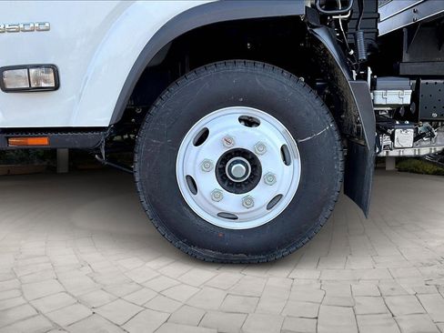 New 2025 Chevrolet Low Cab Forward image 11