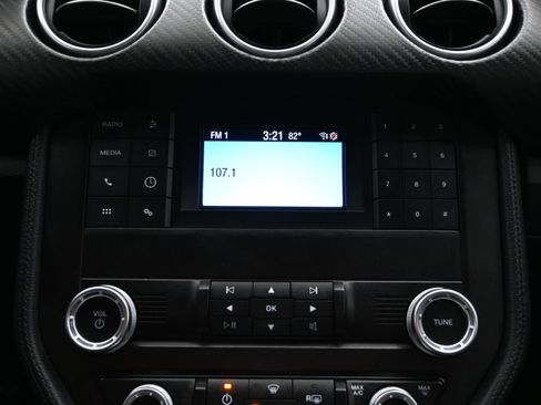 Used 2019 Ford Mustang Coupe RWD image 32