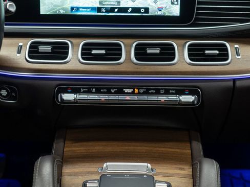 Used 2022 Mercedes-Benz GLS 450 4MATIC image 25