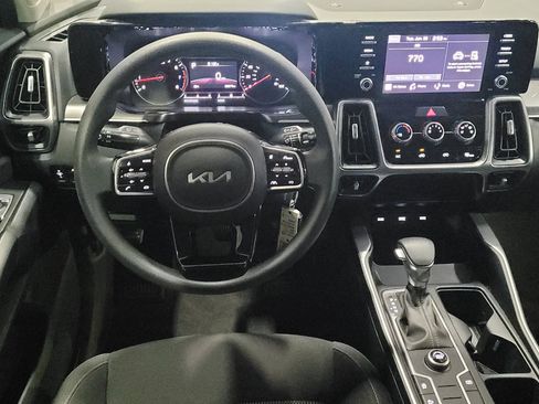 Used 2023 Kia Sorento LX FWD image 22