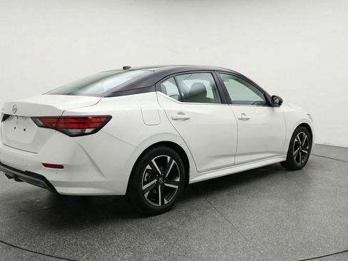Used 2025 Nissan Sentra SV FWD image 9