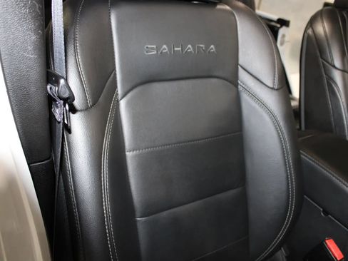 Used 2021 Jeep Wrangler Unlimited Sahara AWD/4WD image 33