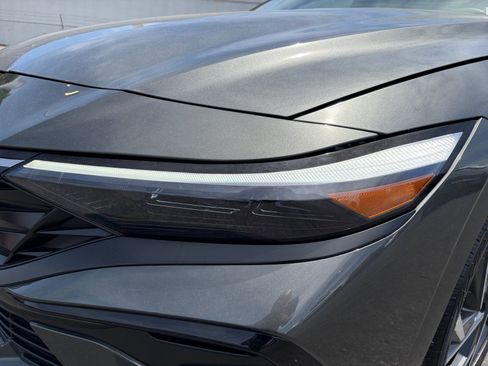 Used 2024 Hyundai Elantra SEL w/ Convenience Package FWD image 9