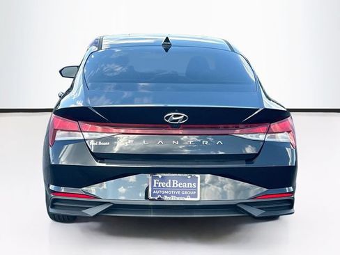 Used 2022 Hyundai Elantra SEL FWD image 7