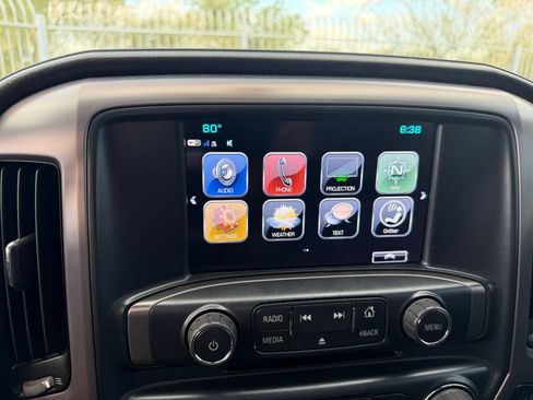Used 2018 GMC Sierra 1500 SLT w/ All Terrain Package AWD/4WD image 9
