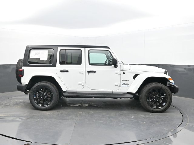 Used 2023 Jeep Wrangler Unlimited Sahara w/ Cold Weather Group AWD/4WD image 6
