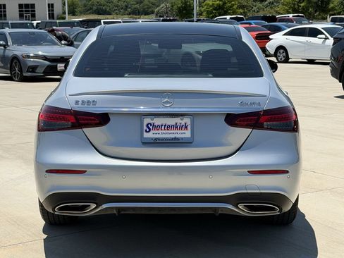 Used 2021 Mercedes-Benz E 350 4MATIC Sedan image 5