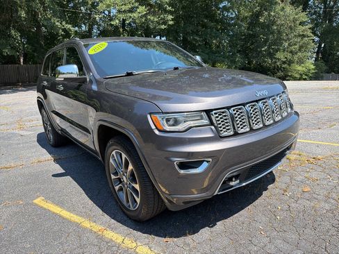 Used 2018 Jeep Grand Cherokee Overland AWD/4WD image 8