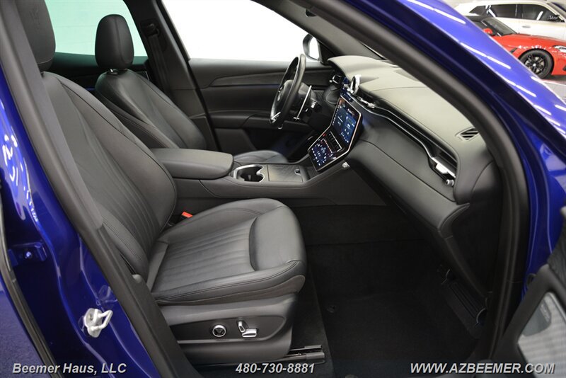 Used 2023 Maserati Grecale Modena AWD/4WD image 15