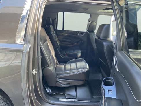 Used 2020 GMC Yukon XL Denali AWD/4WD image 36