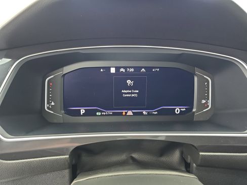 Certified 2024 Volkswagen Tiguan SEL R-Line image 19