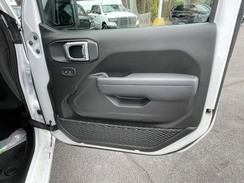 New 2026 Jeep Gladiator Sport image 16