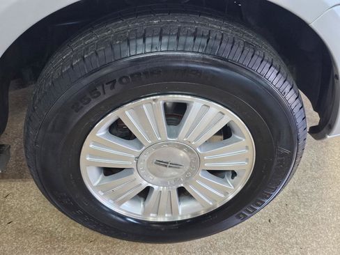 Used 2014 Lincoln Navigator 4WD image 63