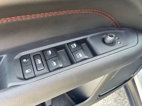 Used 2025 Jeep Compass Trailhawk AWD/4WD image 9