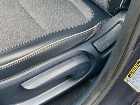 Used 2023 Hyundai Venue Limited w/ Cargo Package image 12