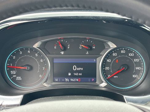 Used 2022 Chevrolet Traverse LT FWD image 13