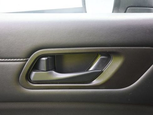 Used 2024 Nissan Pathfinder SV AWD/4WD image 11