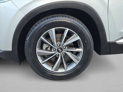 Used 2019 Hyundai Santa Fe FWD image 25