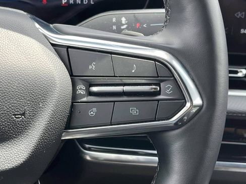 Used 2025 Chevrolet Equinox LT AWD/4WD image 19