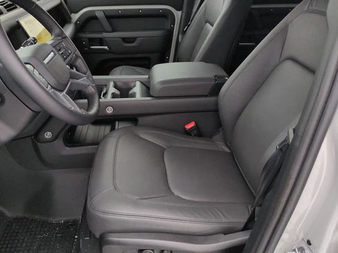 New 2026 Land Rover Defender 110 X-Dynamic SE image 15