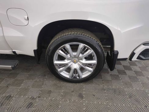 Used 2024 Chevrolet Silverado 1500 High Country w/ High Country Premium Package image 12