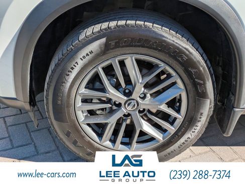 Used 2021 Nissan Rogue S image 9