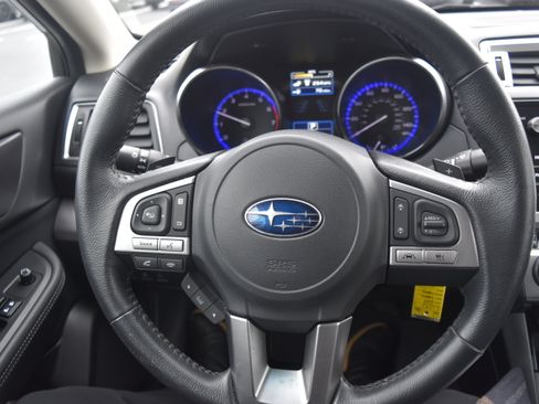 Used 2017 Subaru Legacy 2.5i Premium image 16