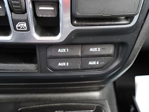 Used 2018 Jeep Wrangler Unlimited Sport S AWD/4WD image 23
