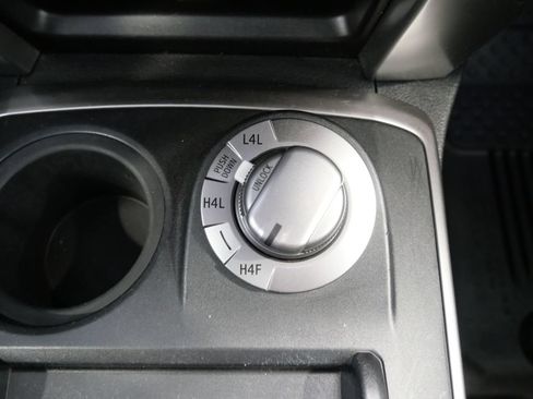 Used 2018 Toyota 4Runner Limited AWD/4WD image 31