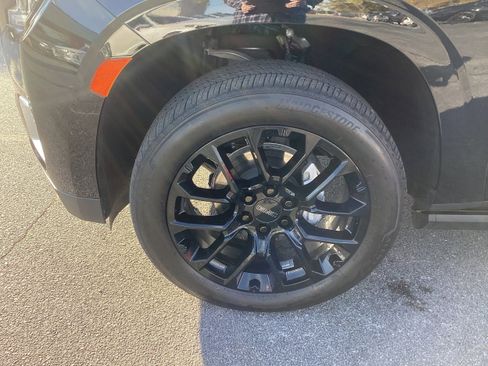 Used 2024 GMC Yukon Denali w/ Denali Reserve Package image 9