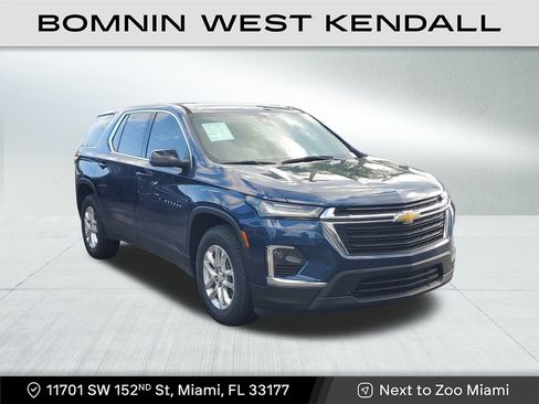 Used 2022 Chevrolet Traverse LS image 1