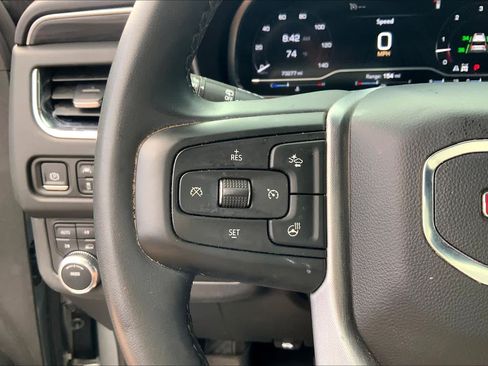 Used 2023 GMC Yukon XL SLT w/ SLT Premium Package AWD/4WD image 24