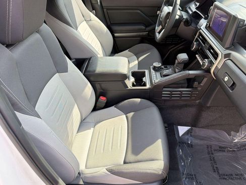 Used 2025 Toyota Tacoma TRD Off-Road AWD/4WD image 28