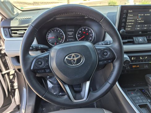 Used 2020 Toyota RAV4 XLE Premium AWD/4WD image 9