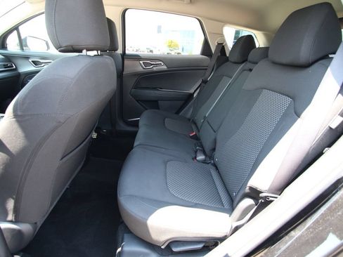 Used 2024 Kia Sportage LX FWD image 7
