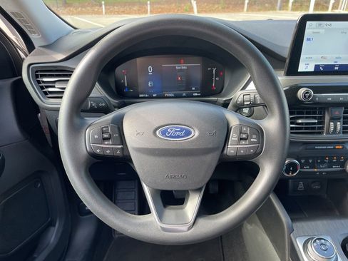 Used 2025 Ford Escape Active AWD/4WD image 18