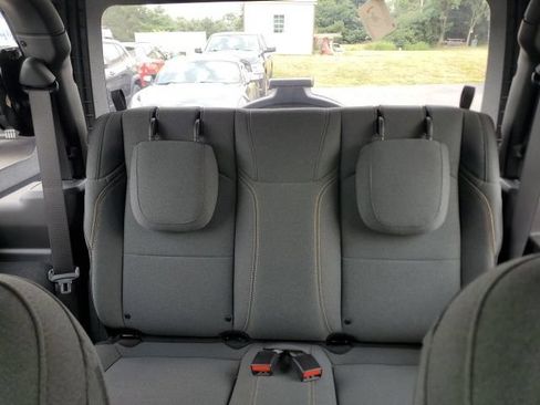 Used 2025 Jeep Wrangler Sport AWD/4WD image 13