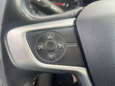 Used 2018 GMC Terrain SLE w/ Driver Convenience Package image 9