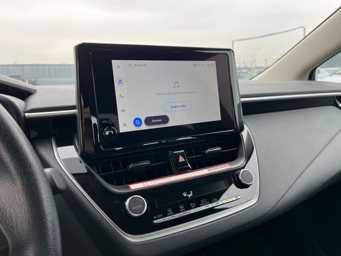 Used 2025 Toyota Corolla LE image 21