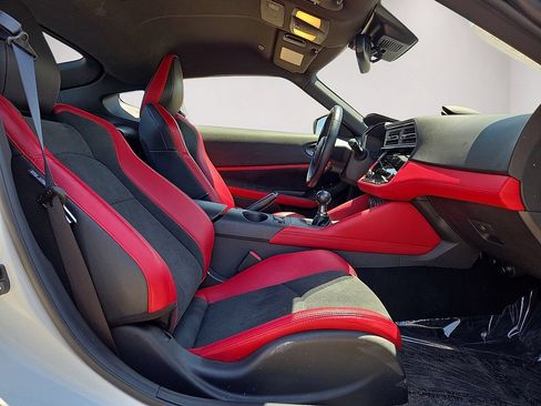 Used 2024 Nissan Z Performance w/ Floor Mat Package RWD image 19