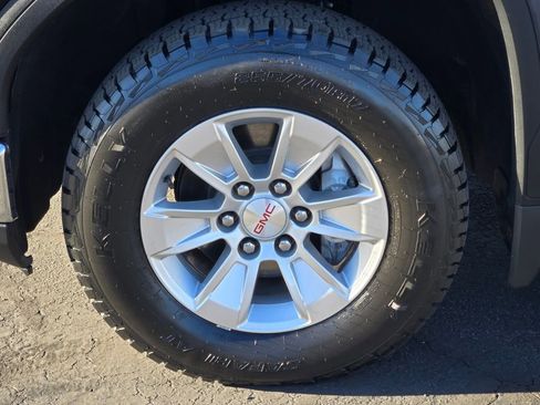 Used 2022 GMC Sierra 1500 SLE image 9