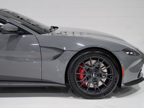 Used 2022 Aston Martin V8 Vantage Coupe RWD image 20