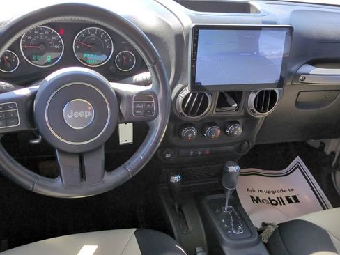Used 2018 Jeep Wrangler Unlimited Sport w/ Connectivity Group AWD/4WD image 15