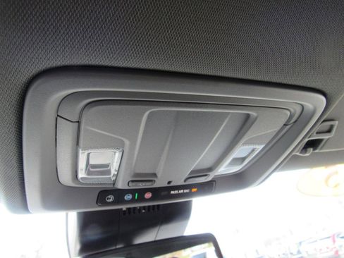 Used 2025 GMC Sierra 1500 SLT image 31