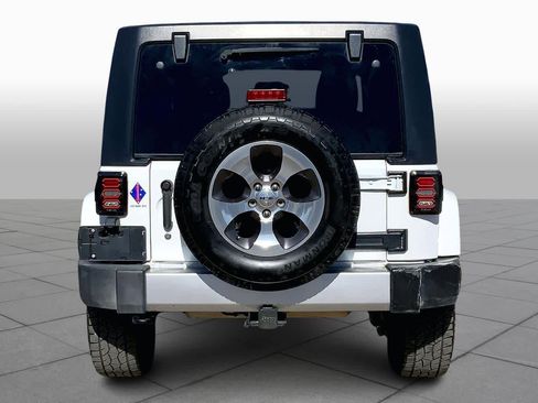 Used 2018 Jeep Wrangler Unlimited Sahara image 4