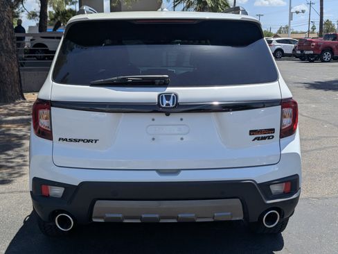 Used 2025 Honda Passport TrailSport image 3
