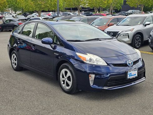 Used 2013 Toyota Prius Two FWD image 3
