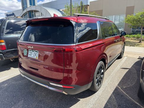 Used 2024 Kia Carnival SX Prestige FWD image 4