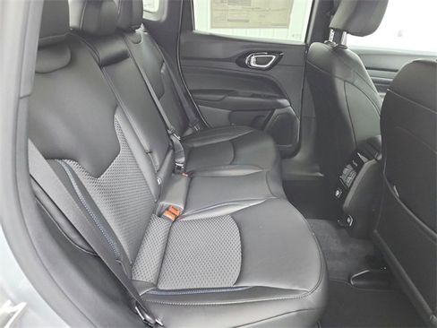New 2026 Jeep Compass Latitude image 36