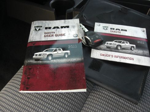 Used 2011 Dodge Dakota Big Horn w/ Utility Group image 8